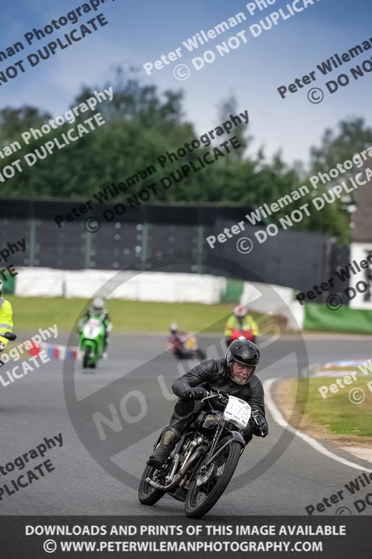 Vintage motorcycle club;eventdigitalimages;mallory park;mallory park trackday photographs;no limits trackdays;peter wileman photography;trackday digital images;trackday photos;vmcc festival 1000 bikes photographs